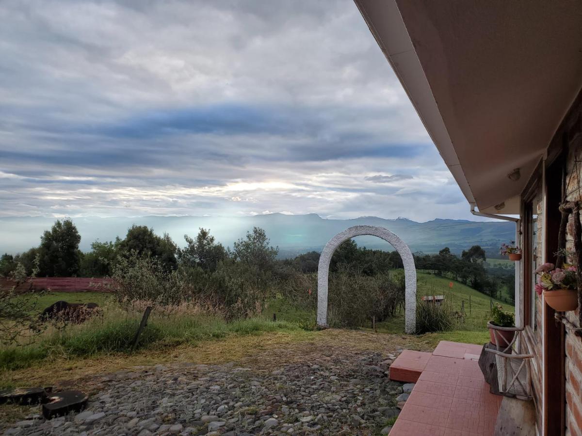 Balcon Al Cotopaxi Hosteria Sangolquí Exterior photo